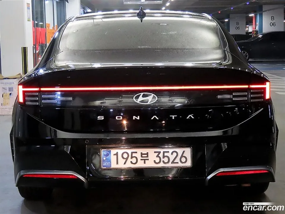 Hyundai Sonata The Edge Hybrid 2023 — миниатюра 5