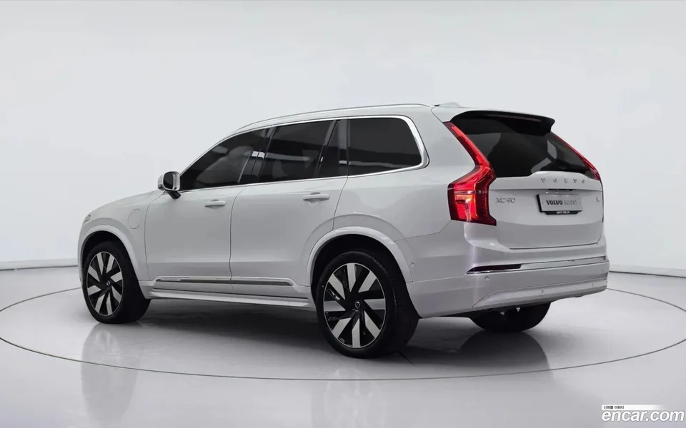 Volvo XC90 T8 2024 — миниатюра 4