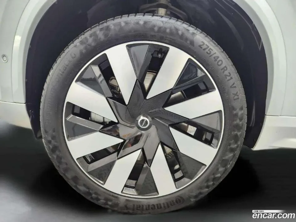 Volvo XC90 T8 2024 — миниатюра 5