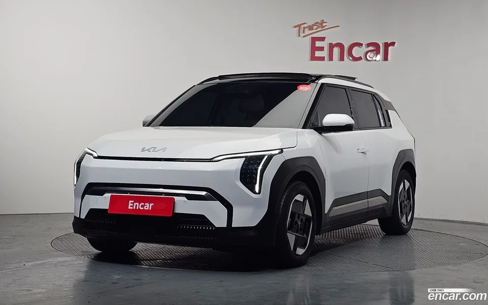 Kia EV3 2WD 2024 — фото 1, купить с доставкой в Москву