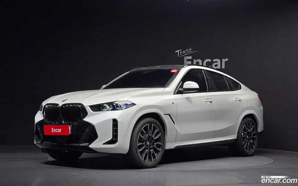 BMW X6 xDrive40i M 2025 — фото 1, купить с доставкой в Москву