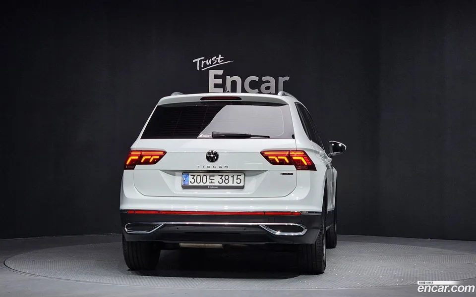 Volkswagen Tiguan 2.0 TDI 4 2023 — миниатюра 4