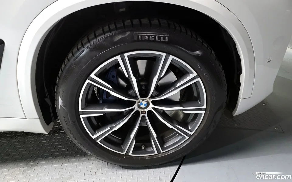 BMW X5 xDrive 30d M 2024 — миниатюра 5