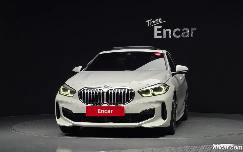 BMW 1 Series 120i M 2022 — миниатюра 3