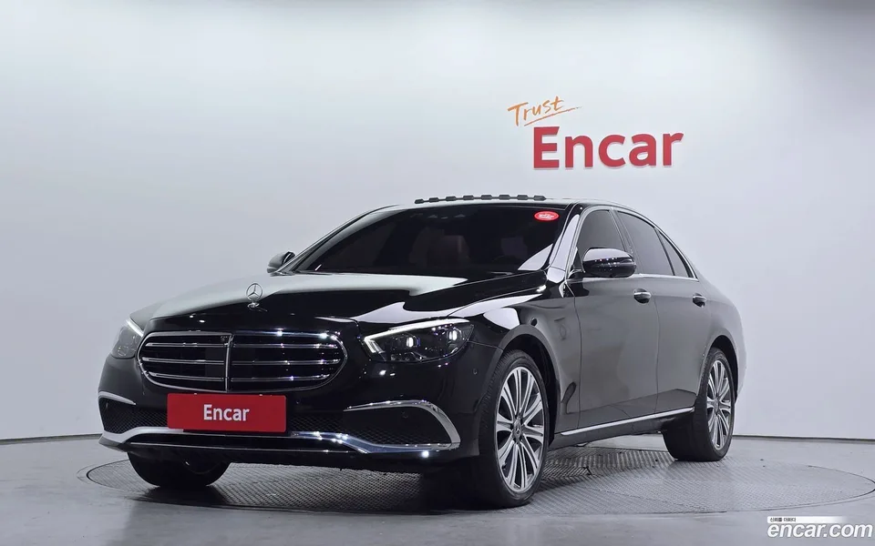 Mercedes-Benz E-Class E350 4MATIC 2023 — фото 1, купить с доставкой в Москву