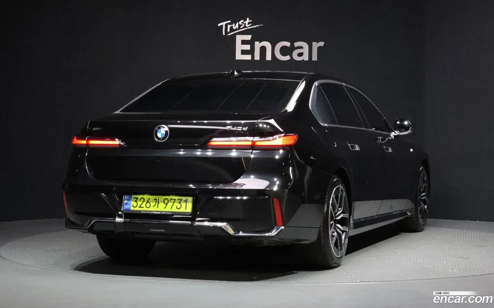 BMW 7 Series 740d xDrive M 2024 — миниатюра 2
