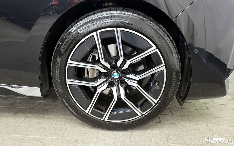 BMW 7 Series 740d xDrive M 2024 — миниатюра 5