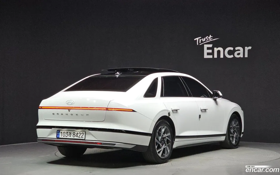 Hyundai Grandeur 2.5 2WD 2023 — миниатюра 2