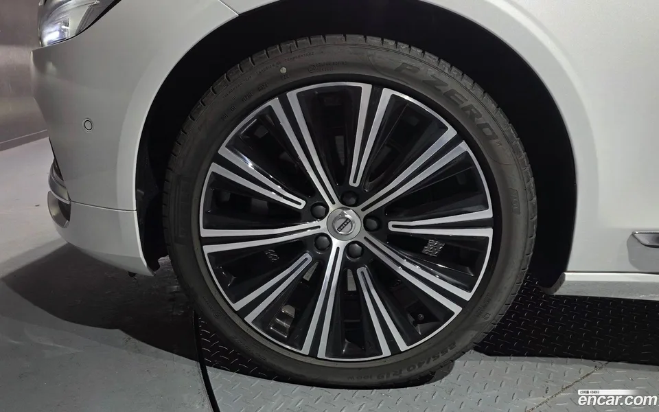 Volvo S90 B5 2024 — миниатюра 5
