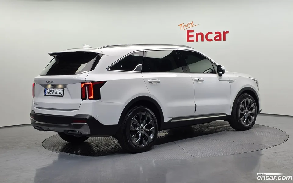 Kia Sorento 2.2 2WD 2023 — миниатюра 2