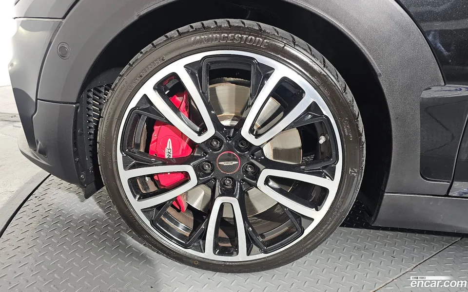 MINI Cooper S Clubman JCW 2022 — миниатюра 5