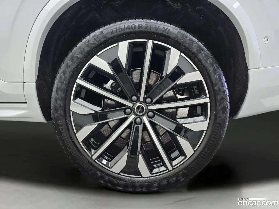 Volvo XC90 B6 2025 — миниатюра 5