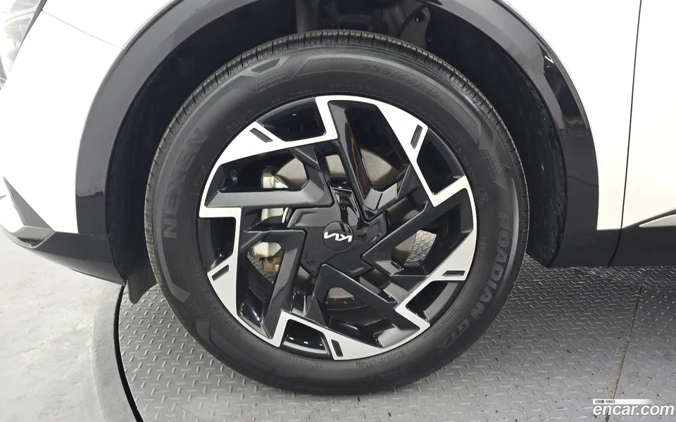 Kia Sportage 2.0 2WD 2023 — миниатюра 5