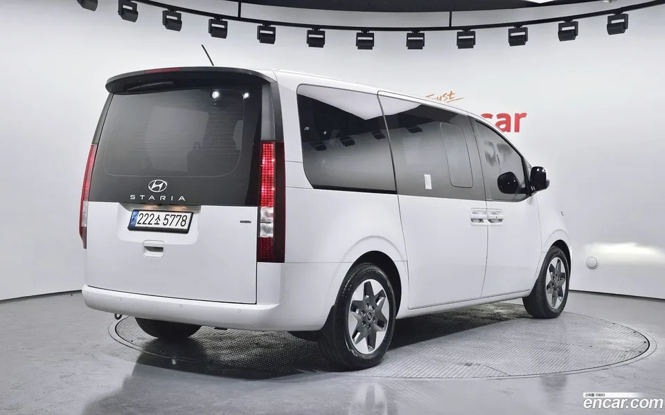 Hyundai Staria 4WD 9 2023 — миниатюра 2