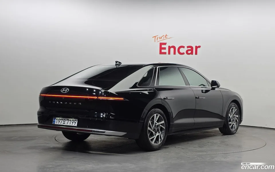 Hyundai Grandeur 2.5 2WD 2023 — миниатюра 2