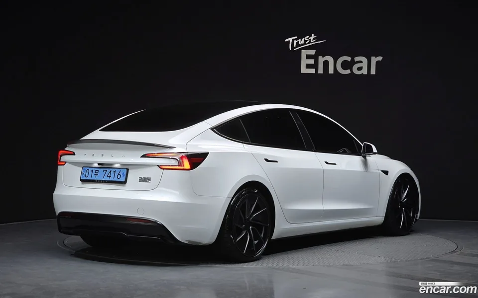 Tesla Model 3 AWD 2024 — миниатюра 2