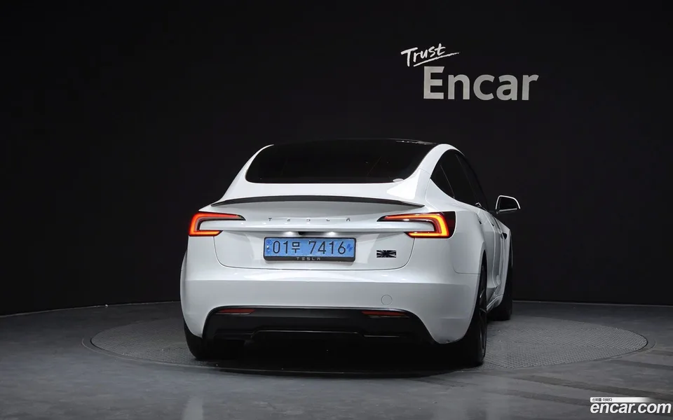 Tesla Model 3 AWD 2024 — миниатюра 4