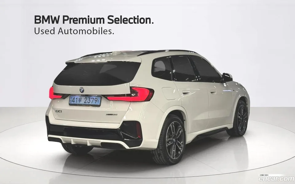 BMW iX1 xDrive 30 M 2023 — миниатюра 2