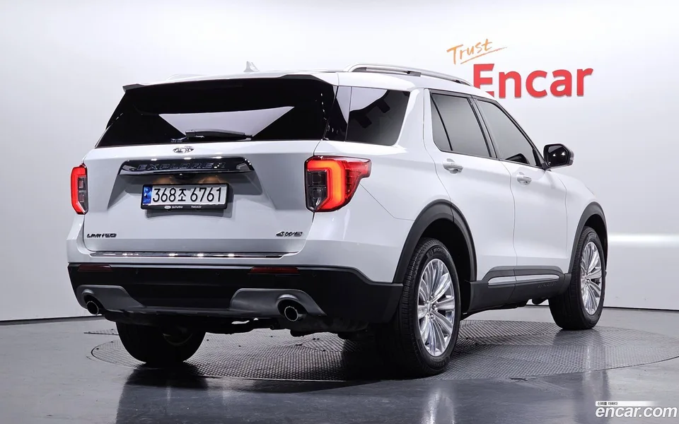 Ford Explorer 2.3 4WD 2022 — миниатюра 2