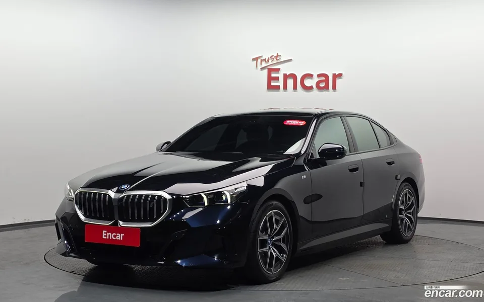 BMW i5 eDrive 40 M 2025 — фото 1, купить с доставкой в Москву