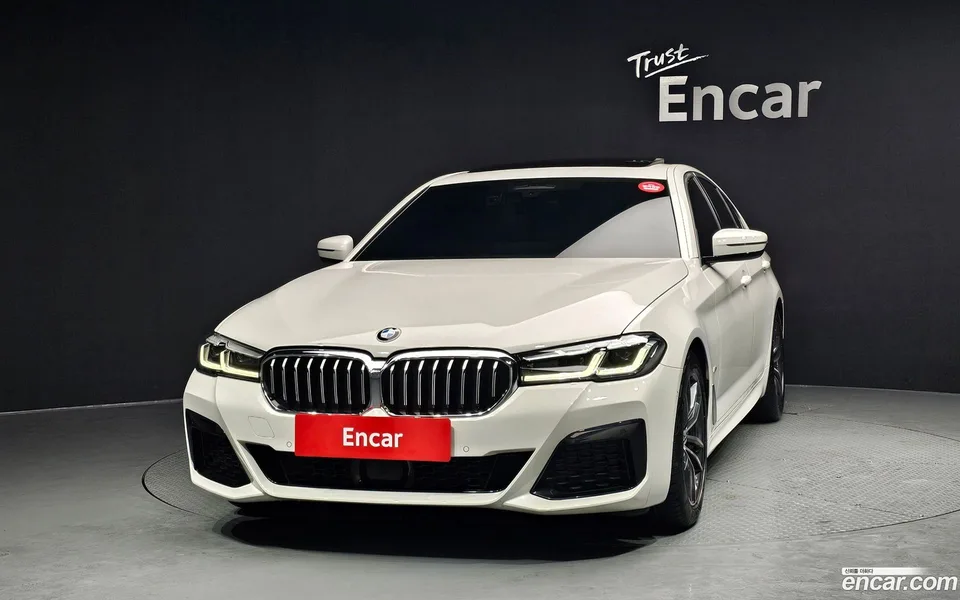 BMW 5 Series 520i M 2023 — миниатюра 3