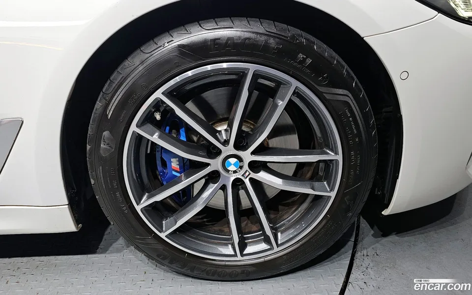 BMW 5 Series 520i M 2023 — миниатюра 5