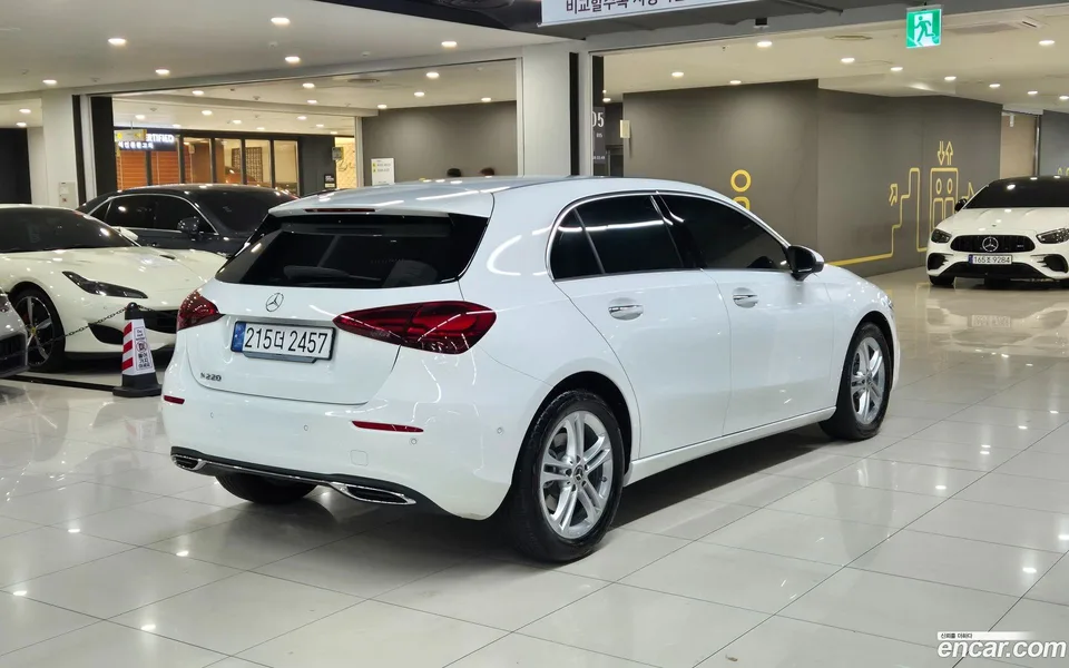 Mercedes-Benz A-Class A220 2025 — миниатюра 2
