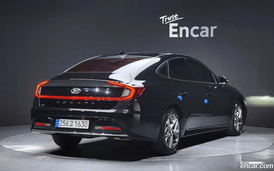 Hyundai Sonata 2.0 2022 — миниатюра 2