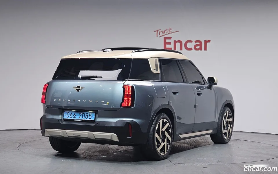 MINI Cooper Countryman Electric ALL4 SE 2025 — миниатюра 2