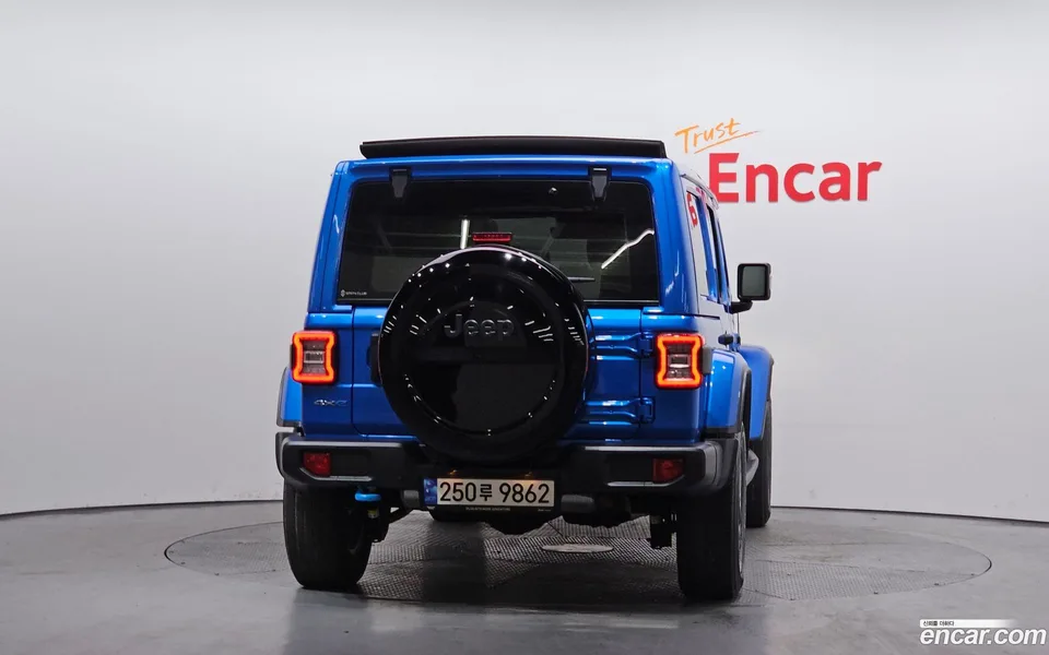 Jeep Wrangler 2.0 4 4xe 2022 — миниатюра 4