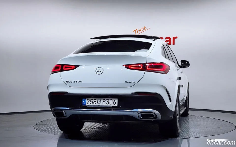 Mercedes-Benz GLE-Class GLE350e 4MATIC 2022 — миниатюра 4