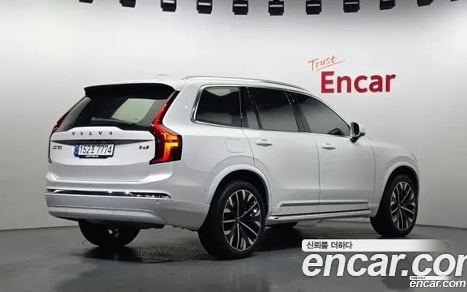 Volvo XC90 B6 2025 — миниатюра 4