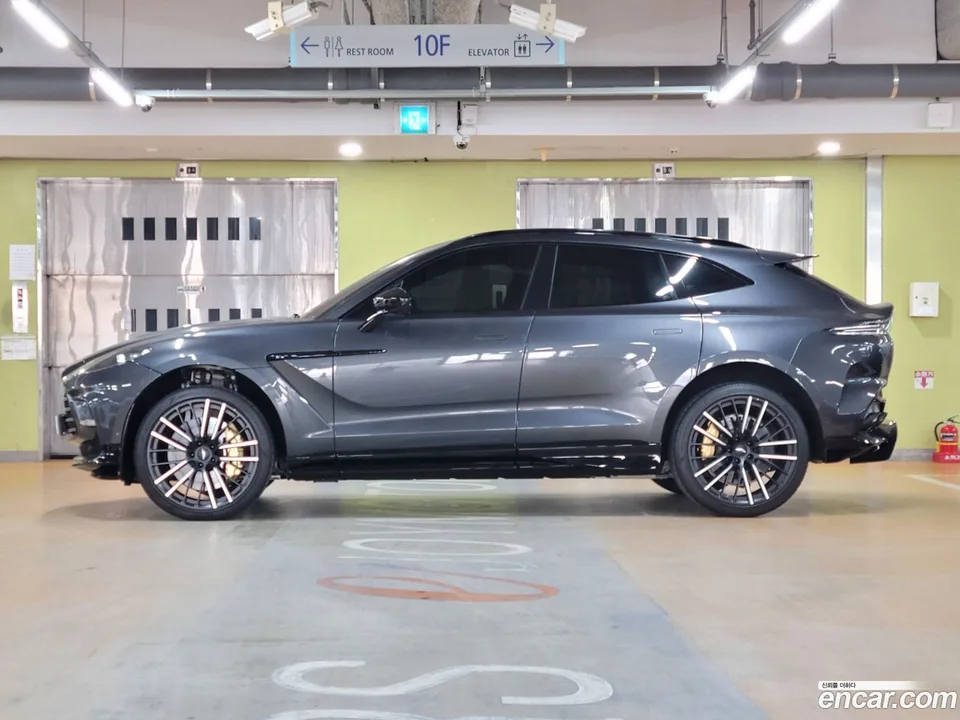 Aston Martin DBX 4.0 V8 707 2023 — миниатюра 2