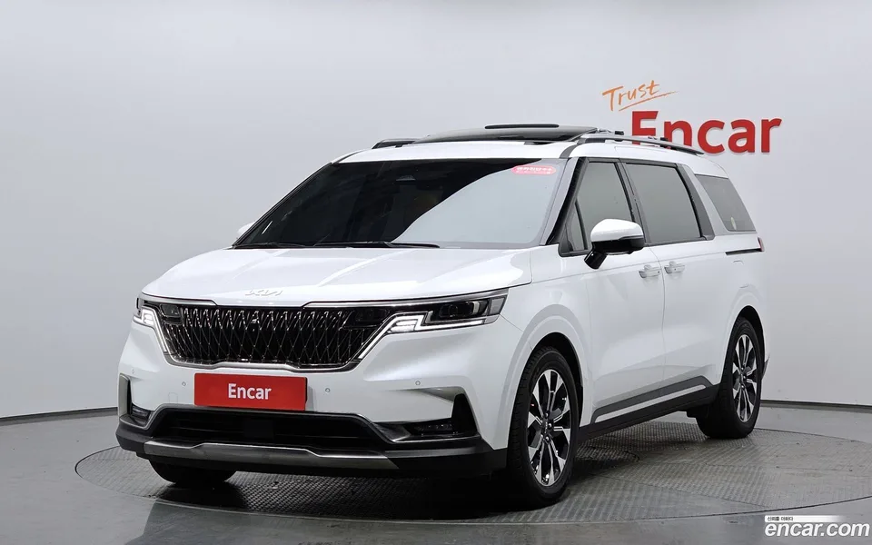 Kia Carnival 7 2022 — фото 1, купить с доставкой в Москву