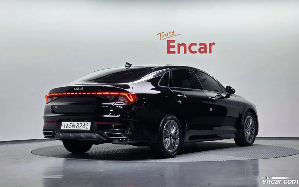 Kia K5 Hybrid 2023 — миниатюра 2