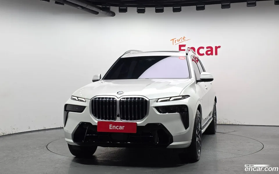 BMW X7 xDrive 40i M 6 2023 — миниатюра 3