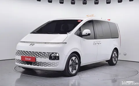 Hyundai Staria 2023 купить в Москве