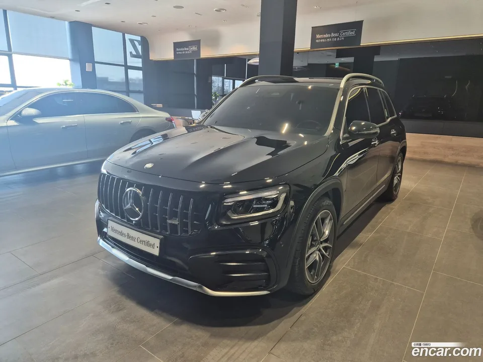 Mercedes-Benz GLB-Class AMG GLB35 4MATIC 2025 — фото 1, купить с доставкой в Москву