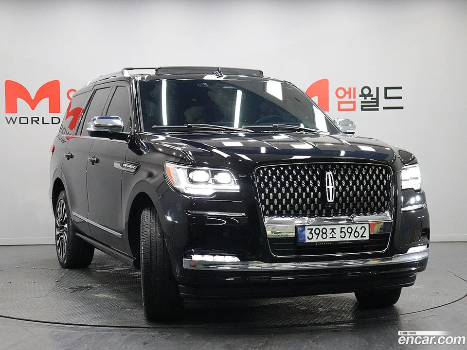 Lincoln Navigator 3.5L 2023 — миниатюра 2