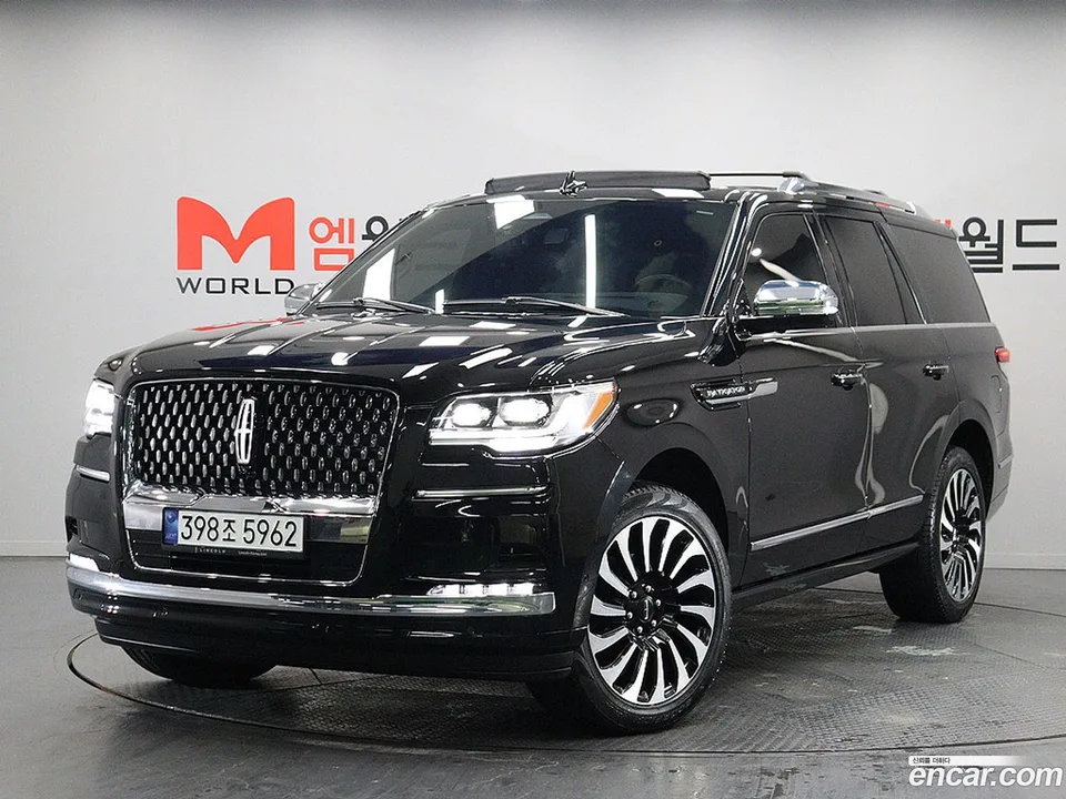 Lincoln Navigator 3.5L 2023 — фото 1, купить с доставкой в Москву