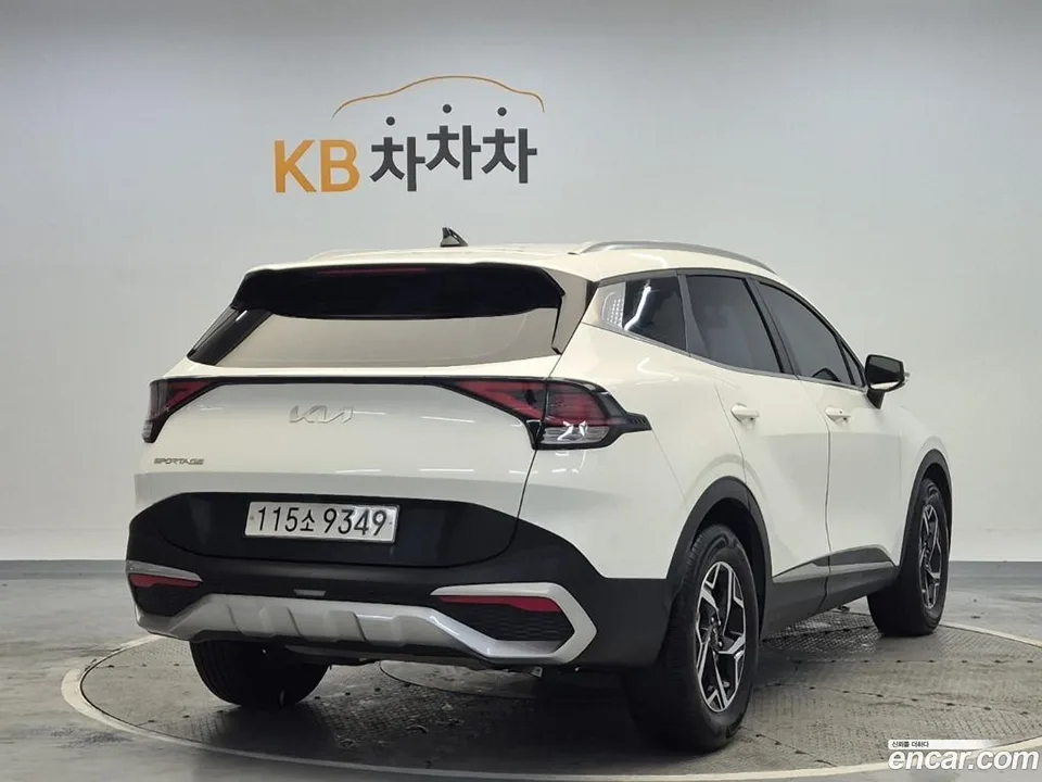 Kia Sportage 1.6 2WD 2022 — миниатюра 3