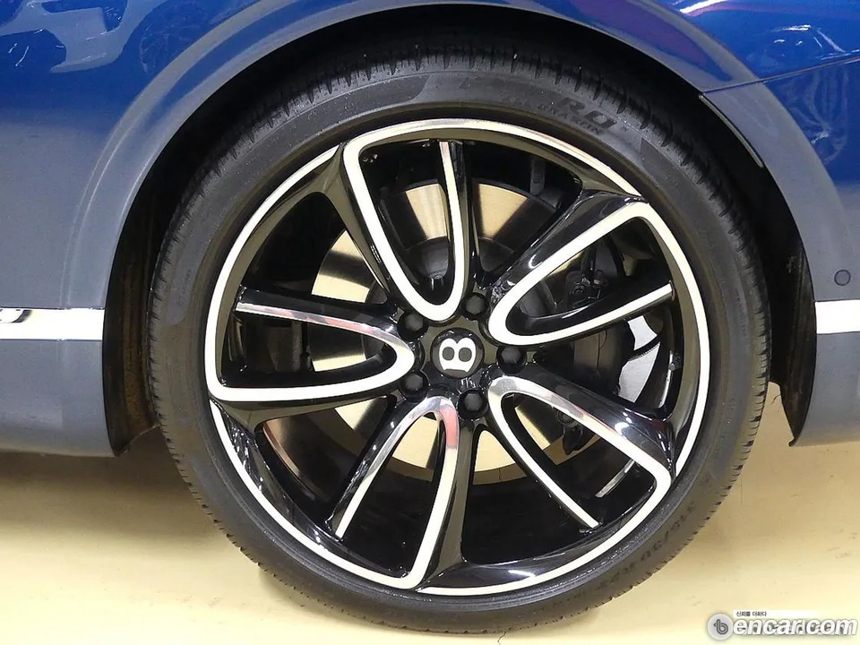 Bentley Continental GT 4.0 GT 2023 — миниатюра 5