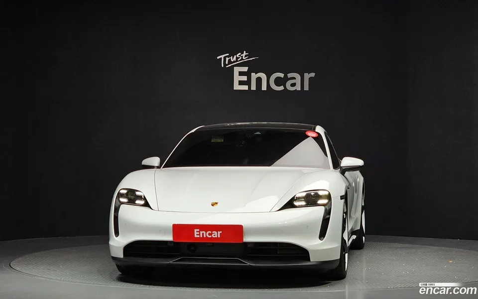 Porsche Taycan 2022 — миниатюра 3
