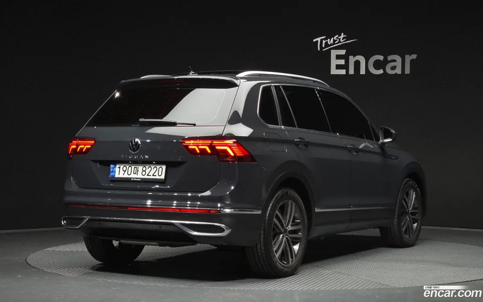 Volkswagen Tiguan 2.0 TDI 2023 — миниатюра 2