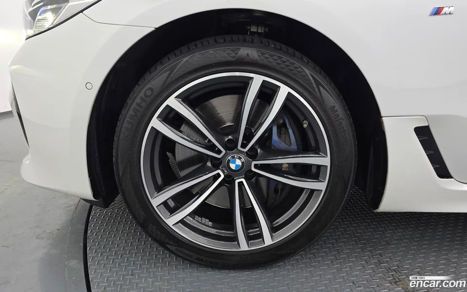 BMW 6 Series GT 620d M 2022 — миниатюра 5