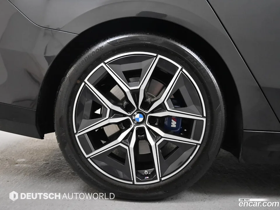 BMW 5 Series 523d M 2025 — миниатюра 5