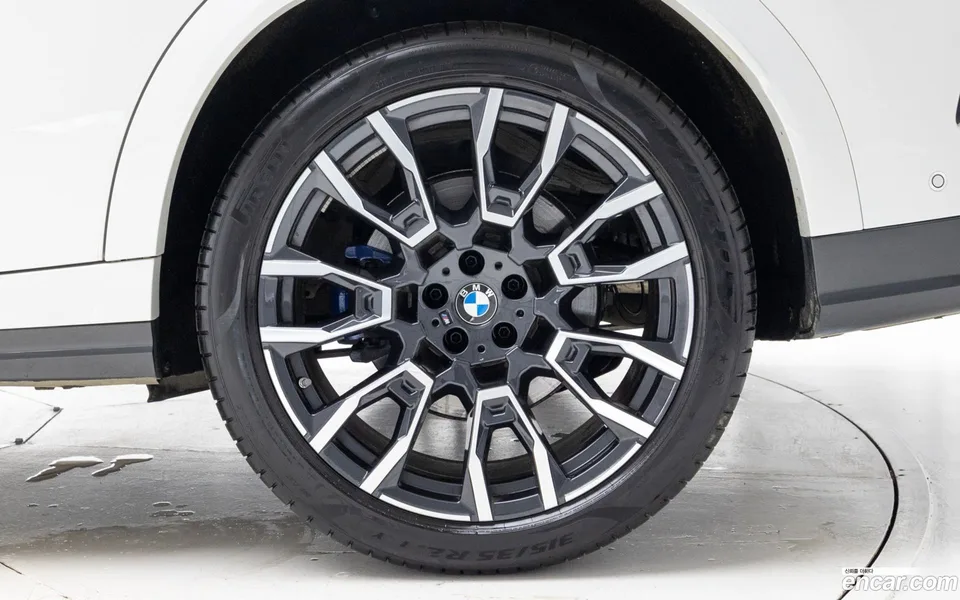 BMW X6 xDrive40i M 2024 — миниатюра 5