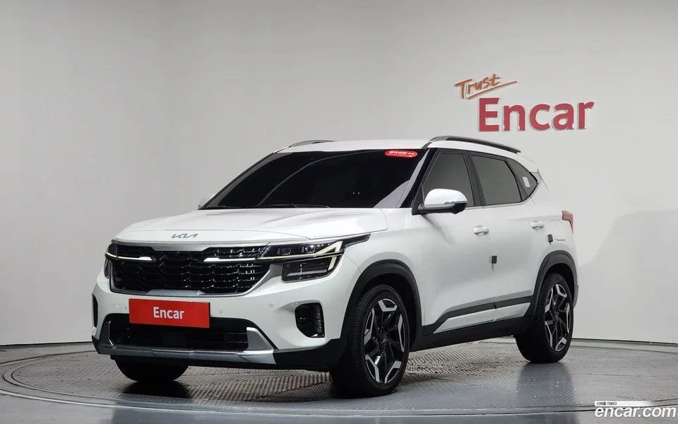 Kia Seltos 1.6 2WD 2023 — фото 1, купить с доставкой в Москву