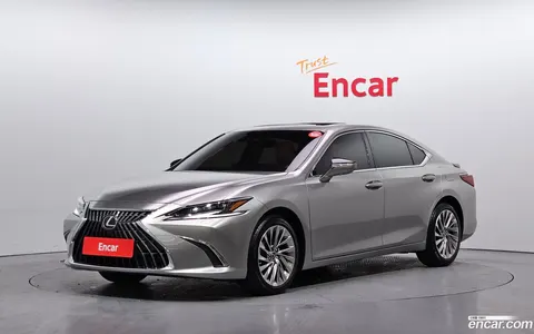 Lexus ES 300h 2024 купить в Москве