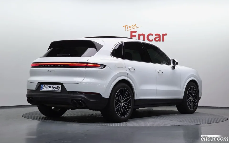 Porsche Cayenne 3.0 2023 — миниатюра 2